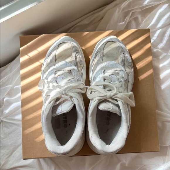 Women’s Puma Nitro sneakers - Picture 3 of 5